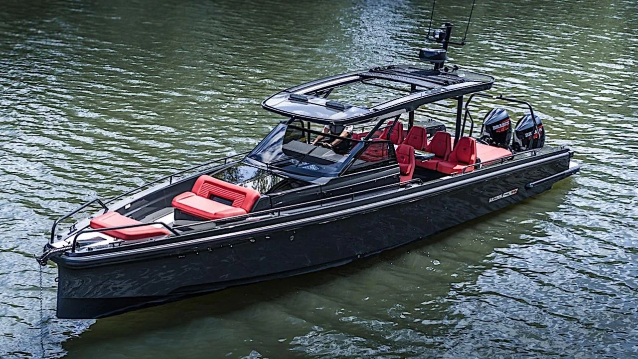 Brabus Shadow 1000: 1,000 hp and 60 knots world premiere in Cannes - Yacht Cannes
