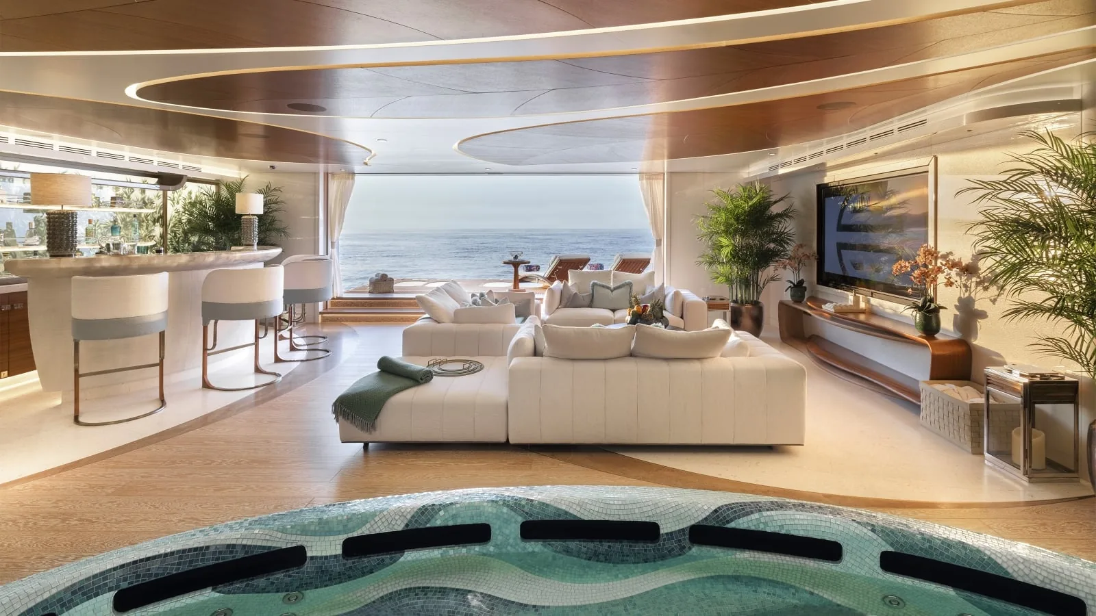 AHPO - photo 9 yacht charter Cannes