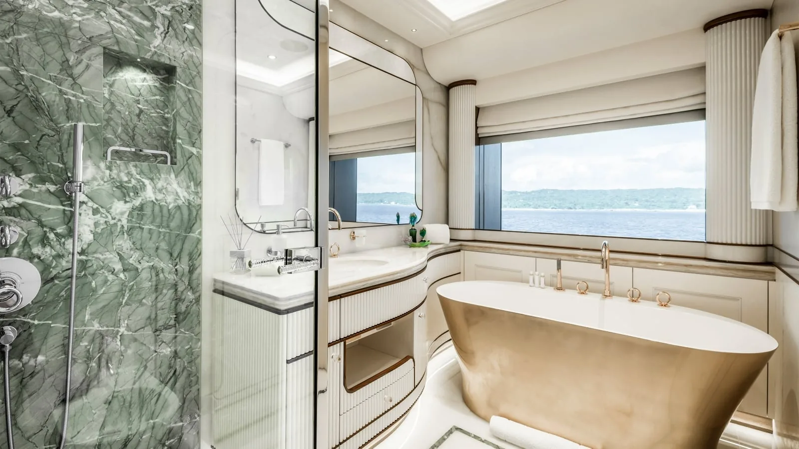 AHPO - photo 21 yacht charter Cannes