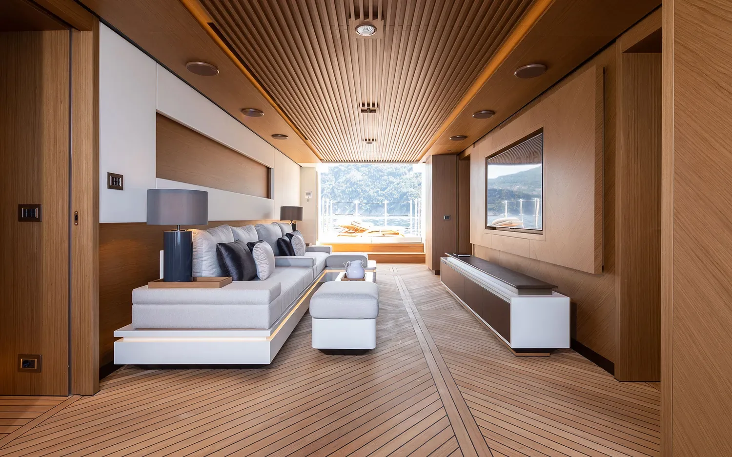 ALFA - photo 12 yacht charter Cannes