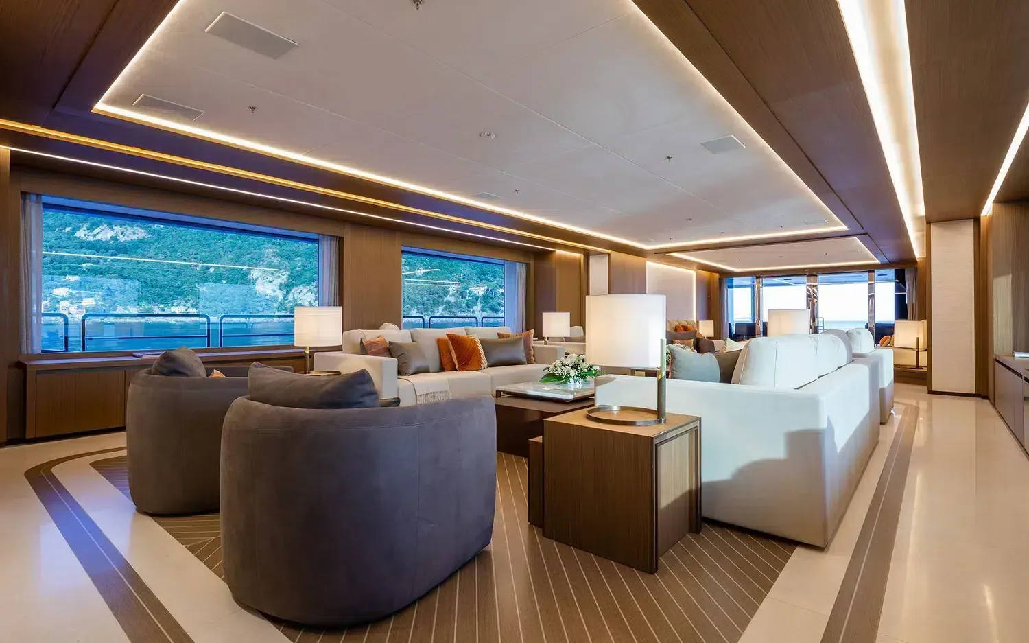 ALFA - photo 15 yacht charter Cannes