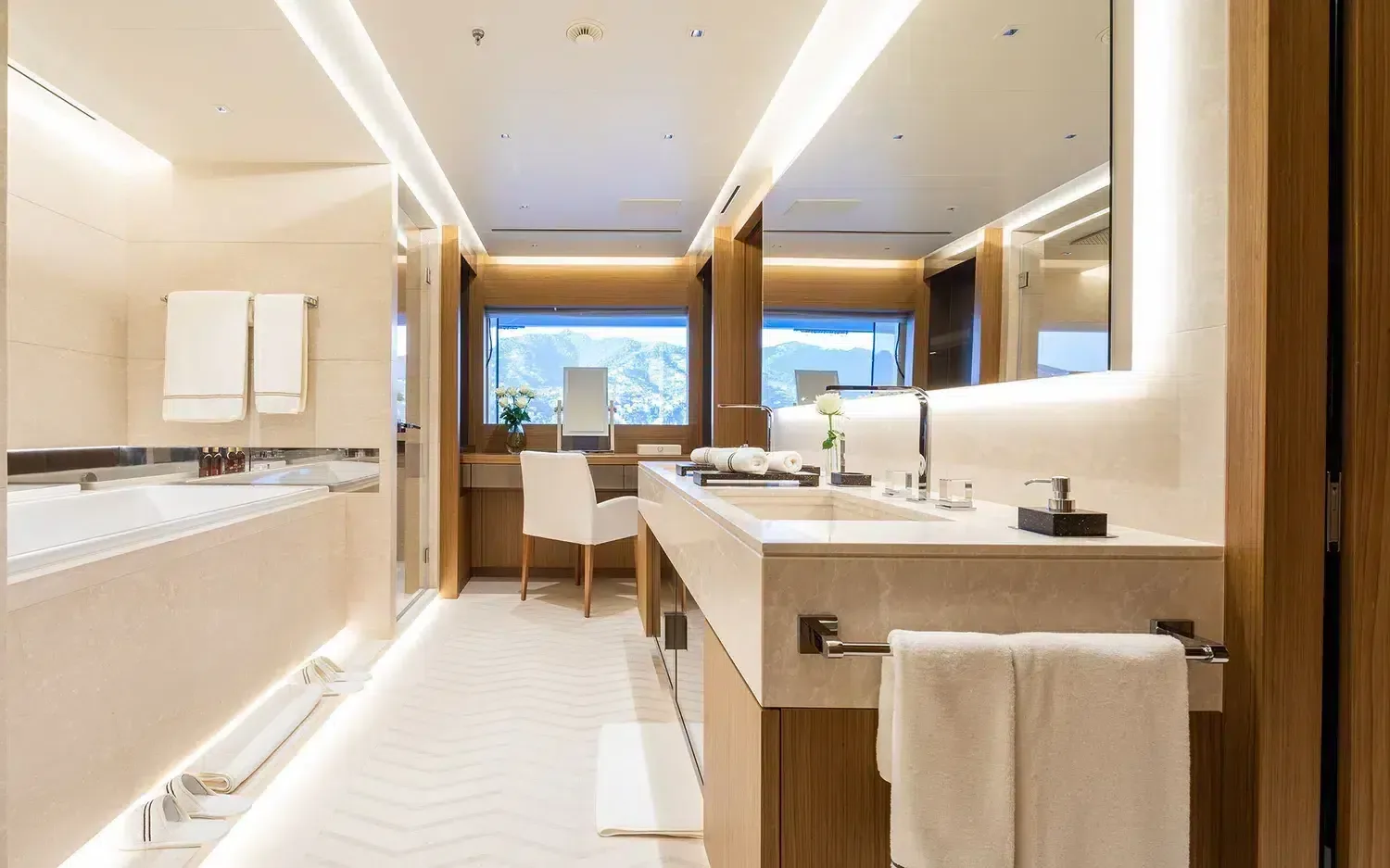 ALFA - photo 27 yacht charter Cannes