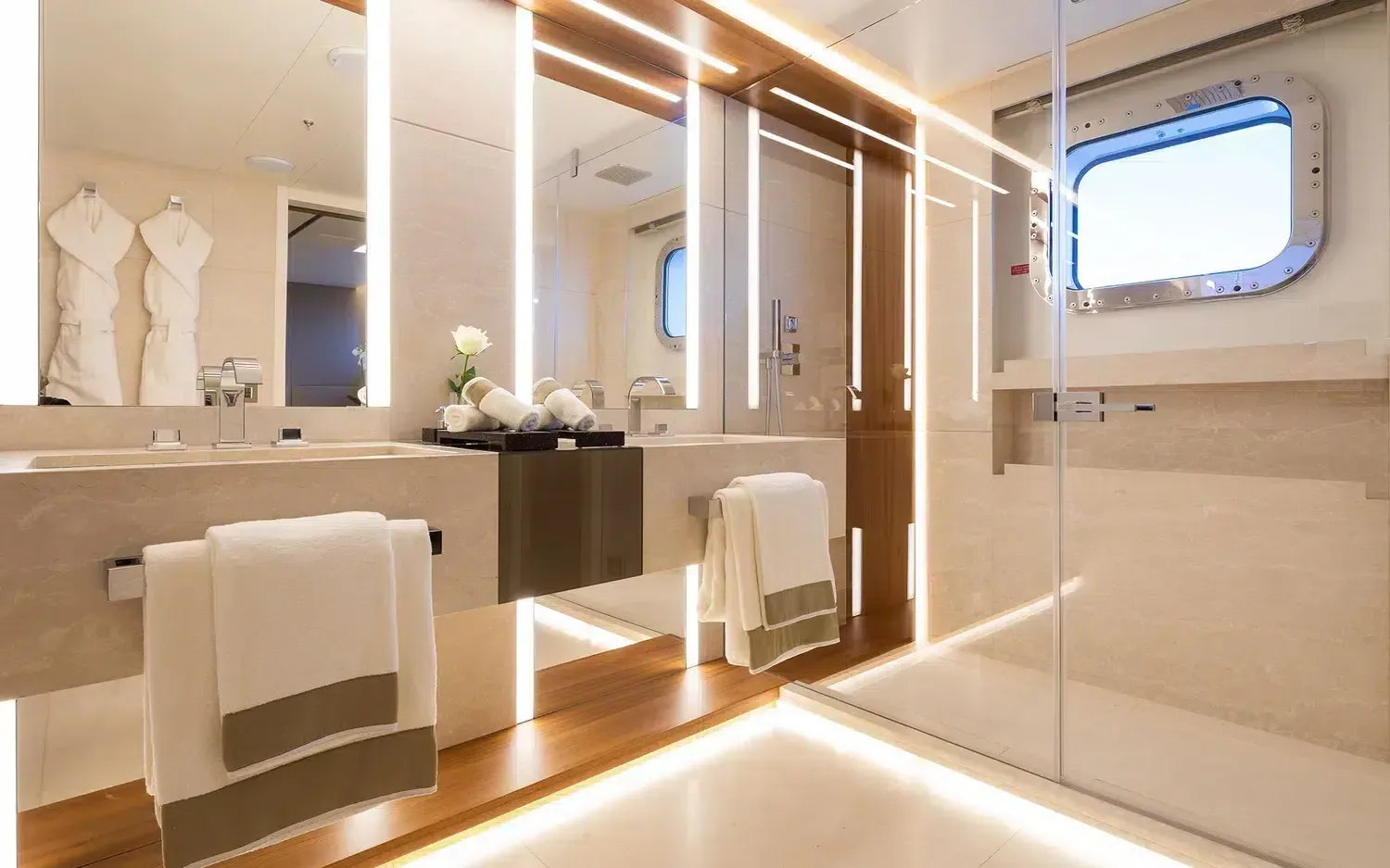 ALFA - photo 31 yacht charter Cannes