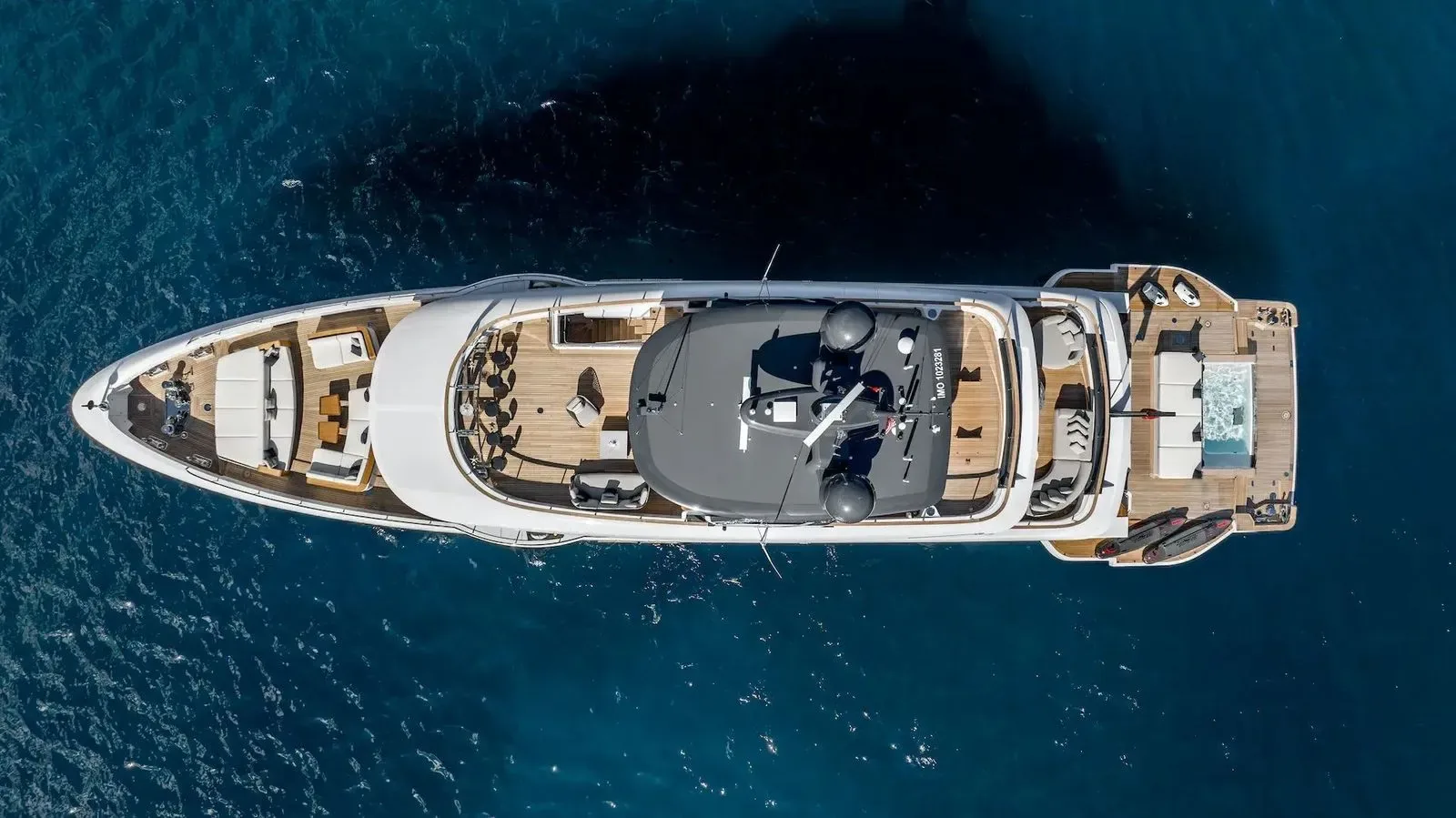 ALPHA WAVES - photo 5 yacht charter Cannes