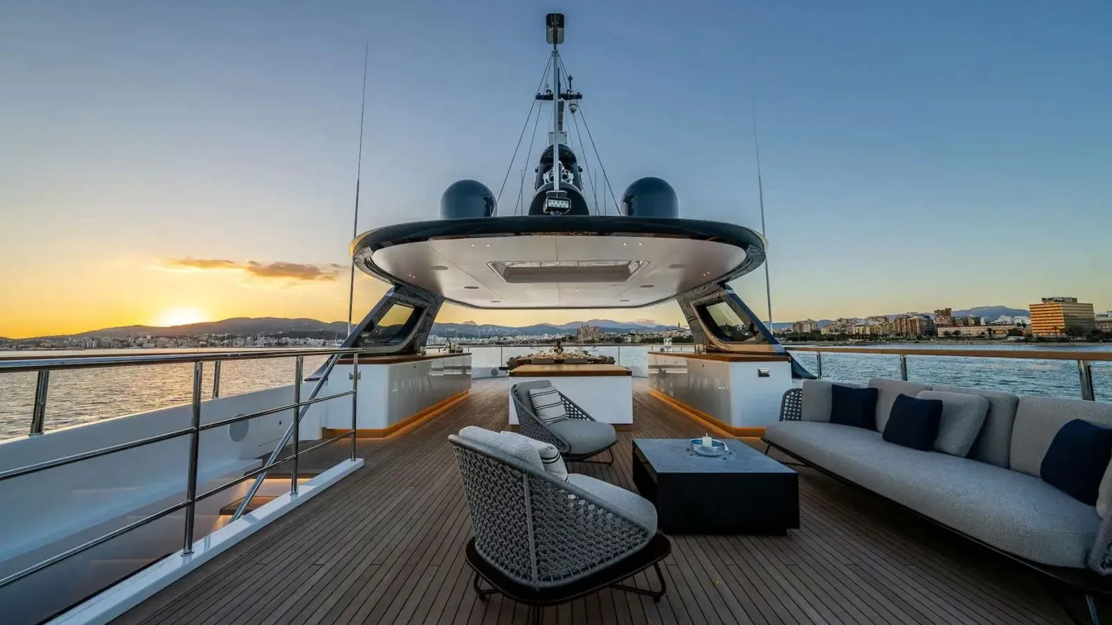 ALPHA WAVES - photo 14 yacht charter Cannes