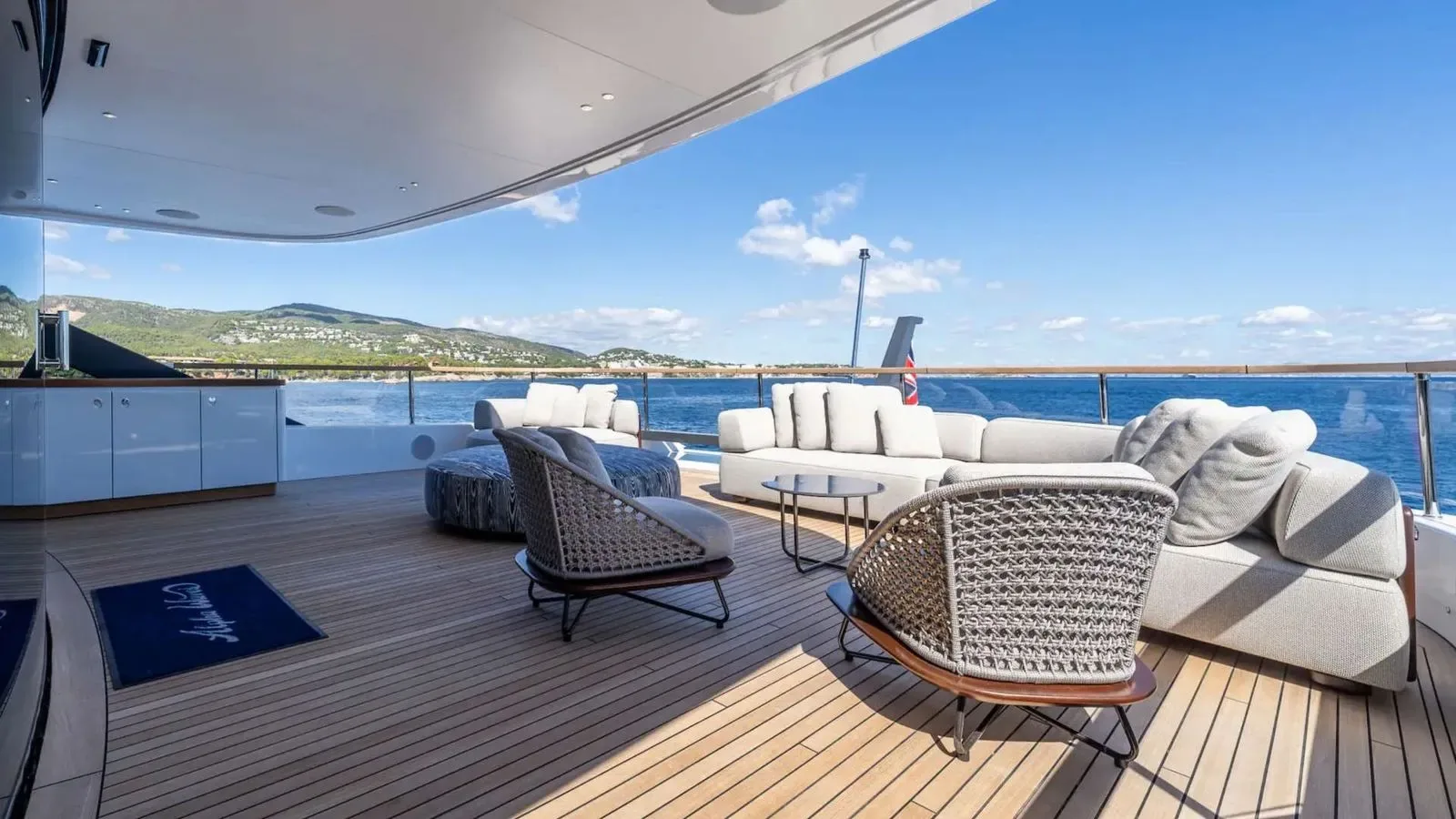ALPHA WAVES - photo 15 yacht charter Cannes