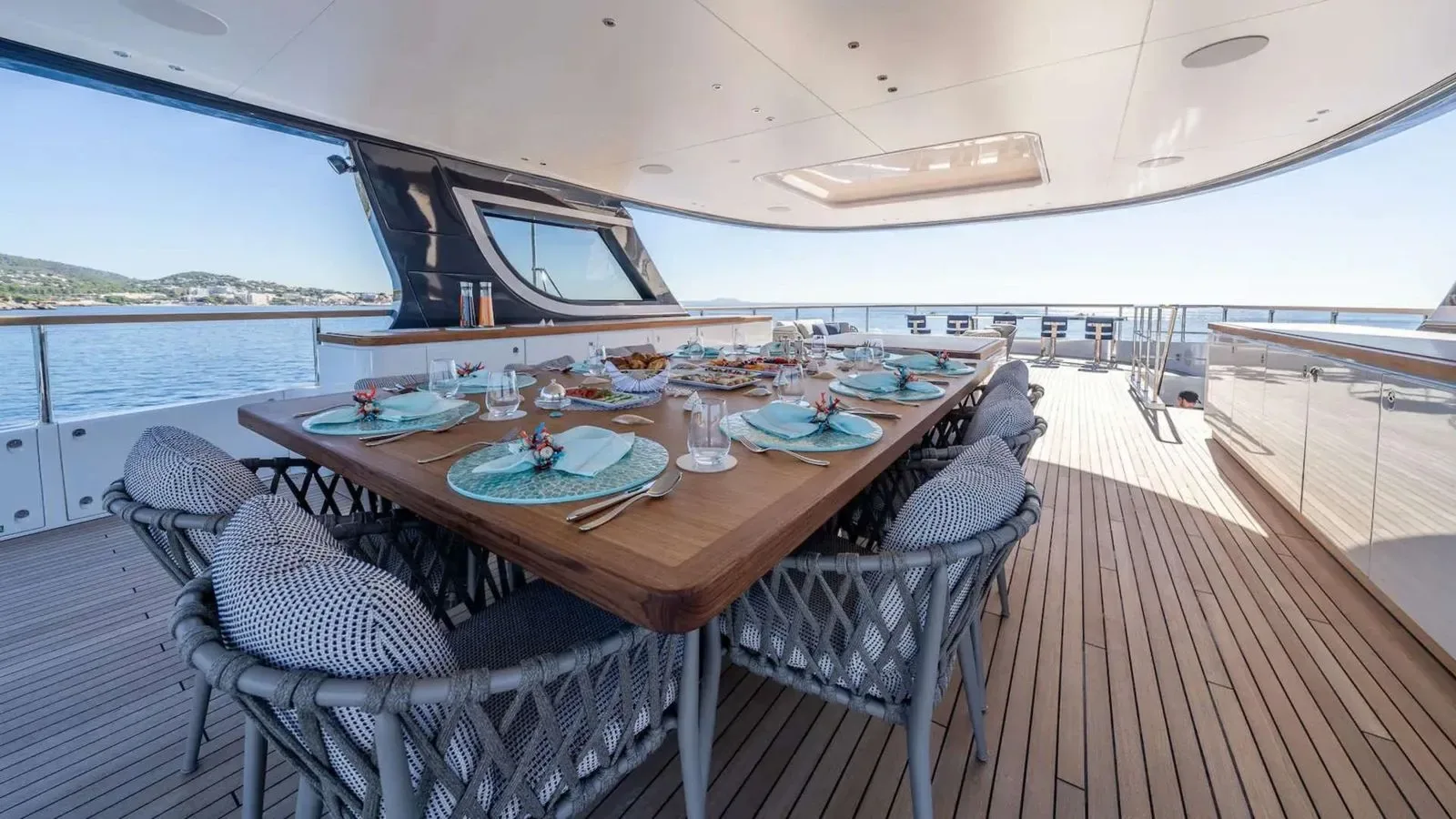 ALPHA WAVES - photo 19 yacht charter Cannes