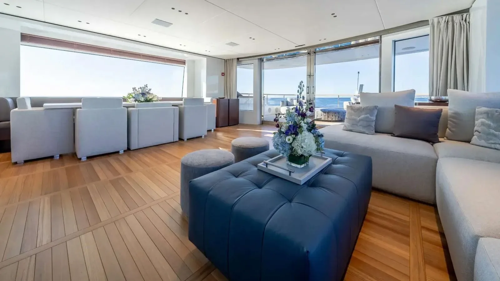 ALPHA WAVES - photo 25 yacht charter Cannes