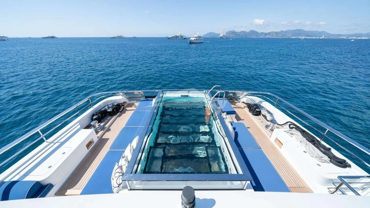 Alulim, photo 11 location yacht Cannes