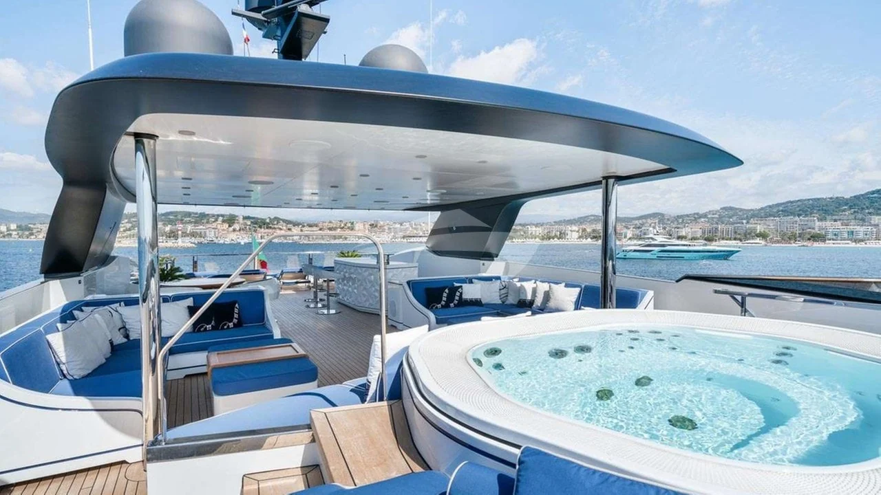 Alulim, photo 12 location yacht Cannes