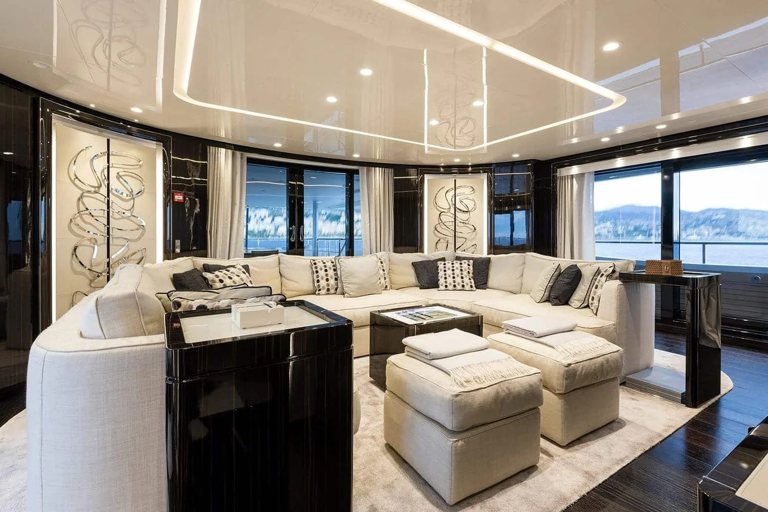 ANDIAMO - photo 11 yacht charter Cannes