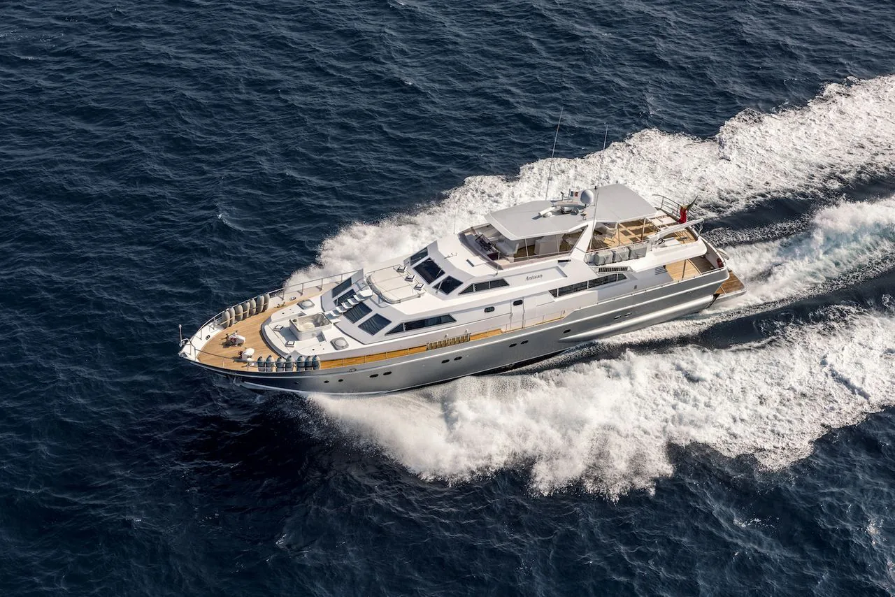 Antisan — location yacht Cannes