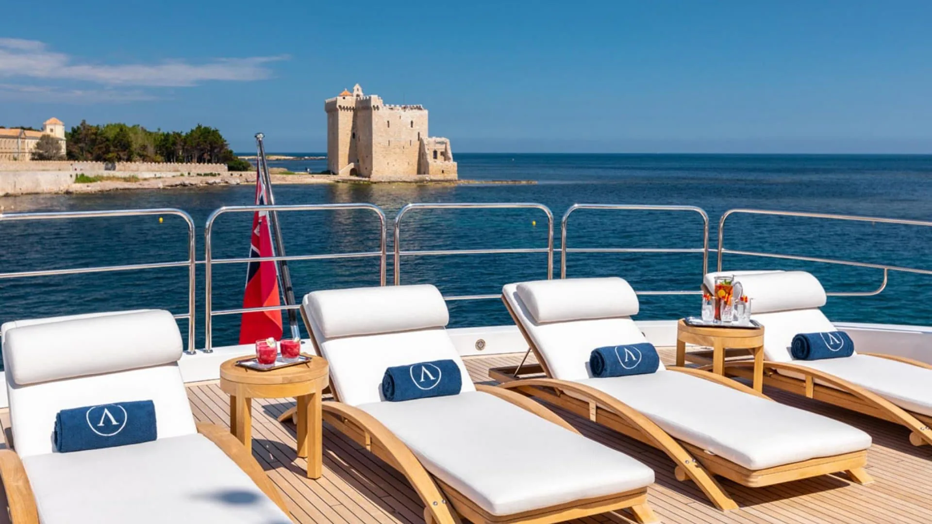 ARADOS - photo 10 yacht charter Cannes