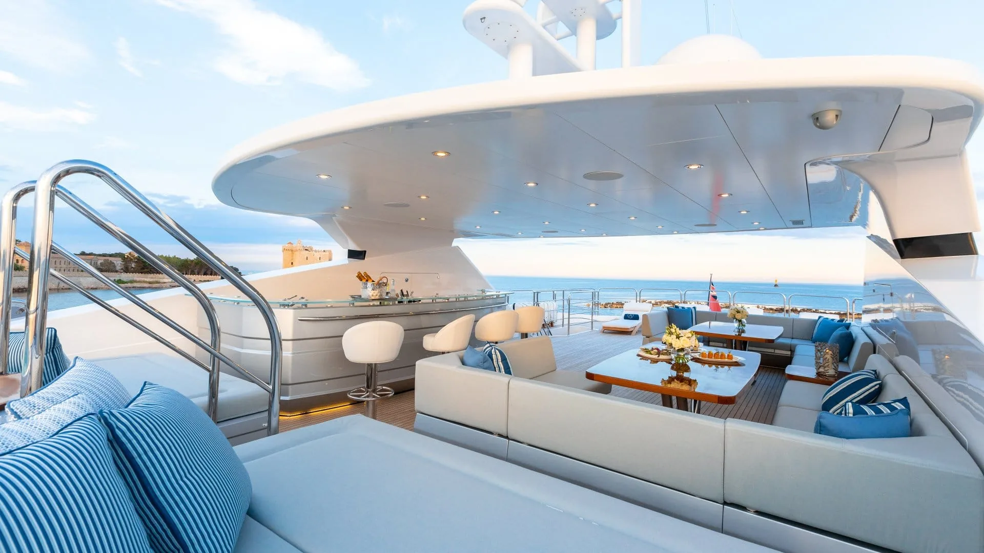 ARADOS - photo 15 yacht charter Cannes