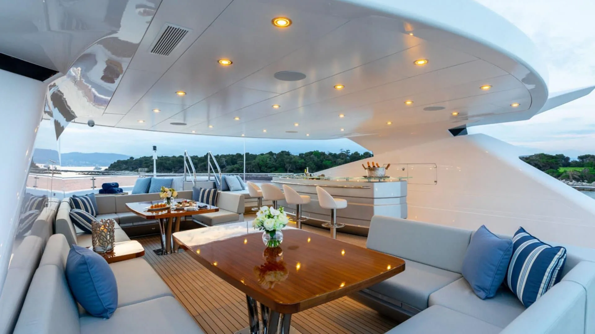 ARADOS - photo 16 yacht charter Cannes