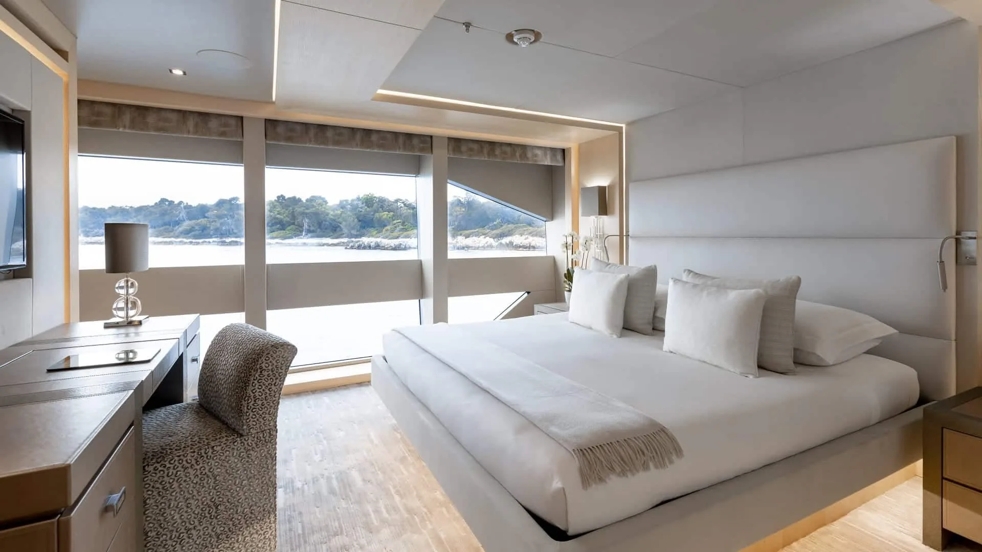 ARADOS - photo 24 yacht charter Cannes
