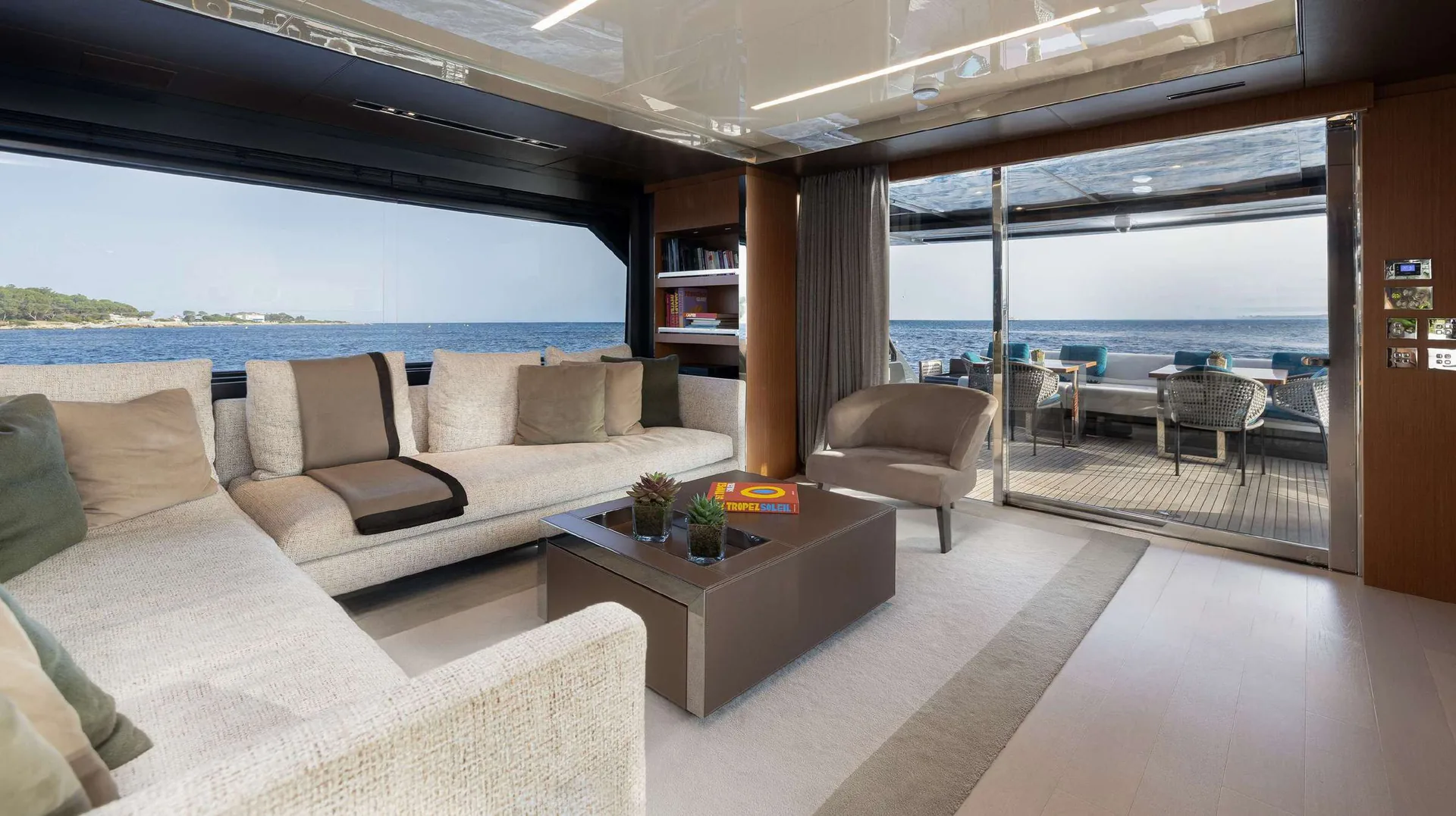 Ariyas — photo 16 location yacht Cannes