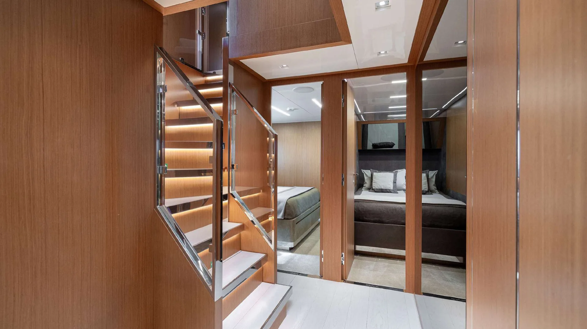 Ariyas — photo 22 location yacht Cannes