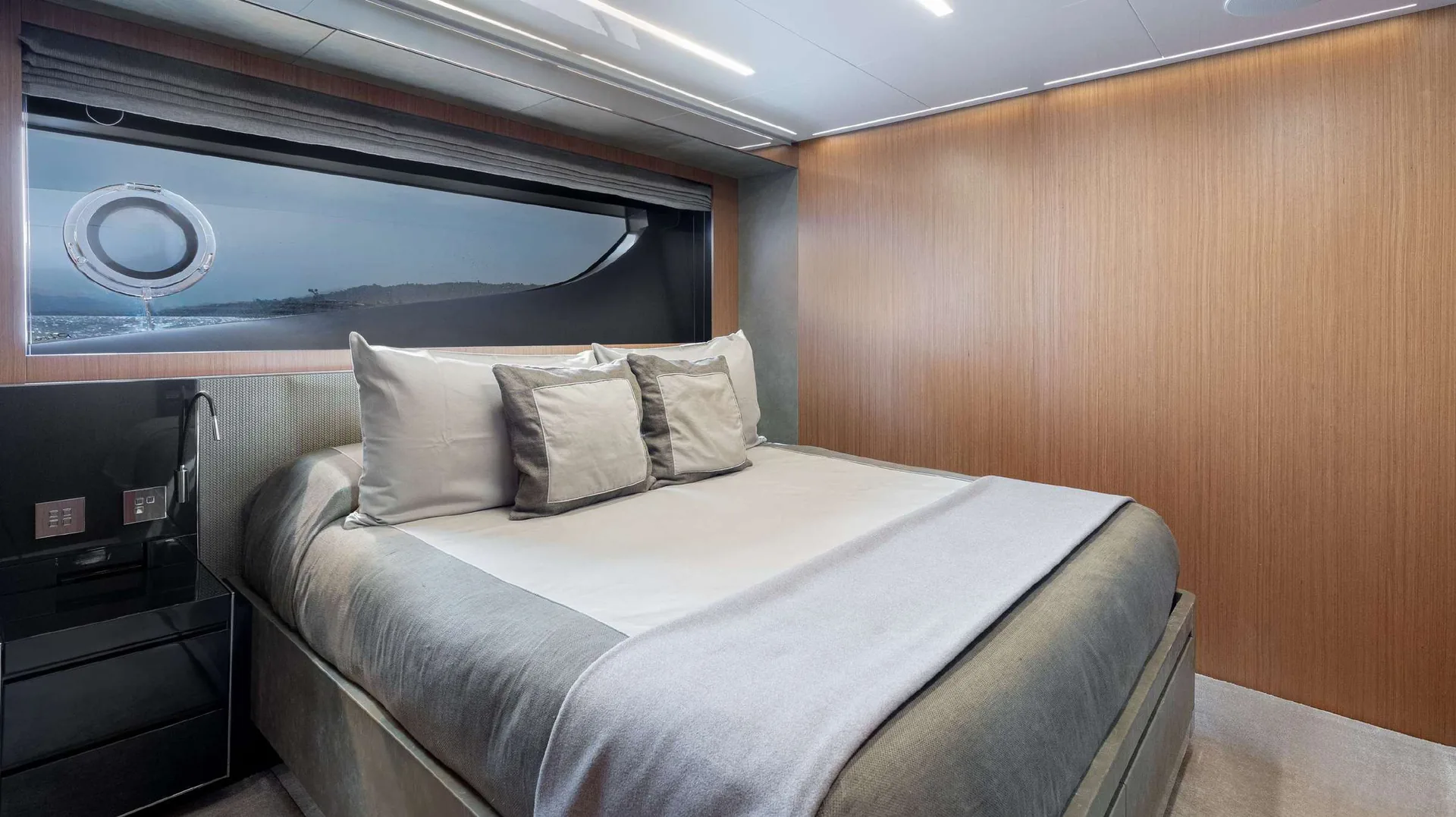 Ariyas — photo 26 location yacht Cannes