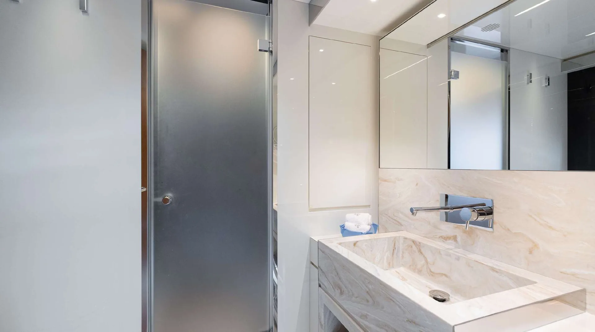 Ariyas — photo 27 location yacht Cannes