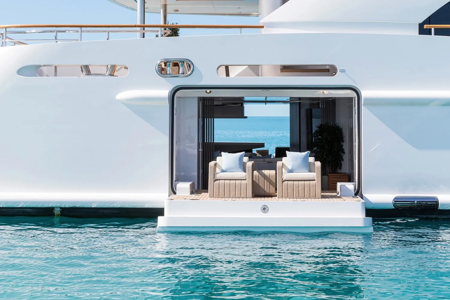 ARTISAN - photo 5 yacht charter Cannes