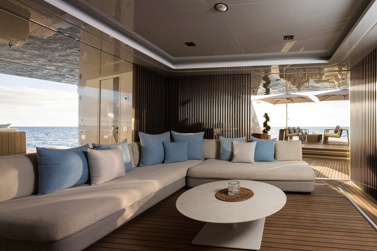 ARTISAN - photo 10 yacht charter Cannes