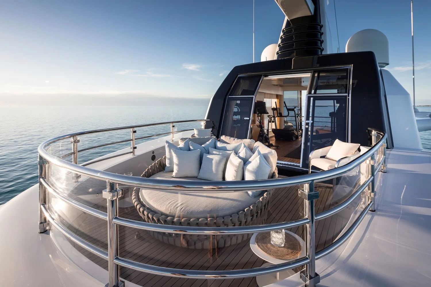 ARTISAN - photo 11 yacht charter Cannes