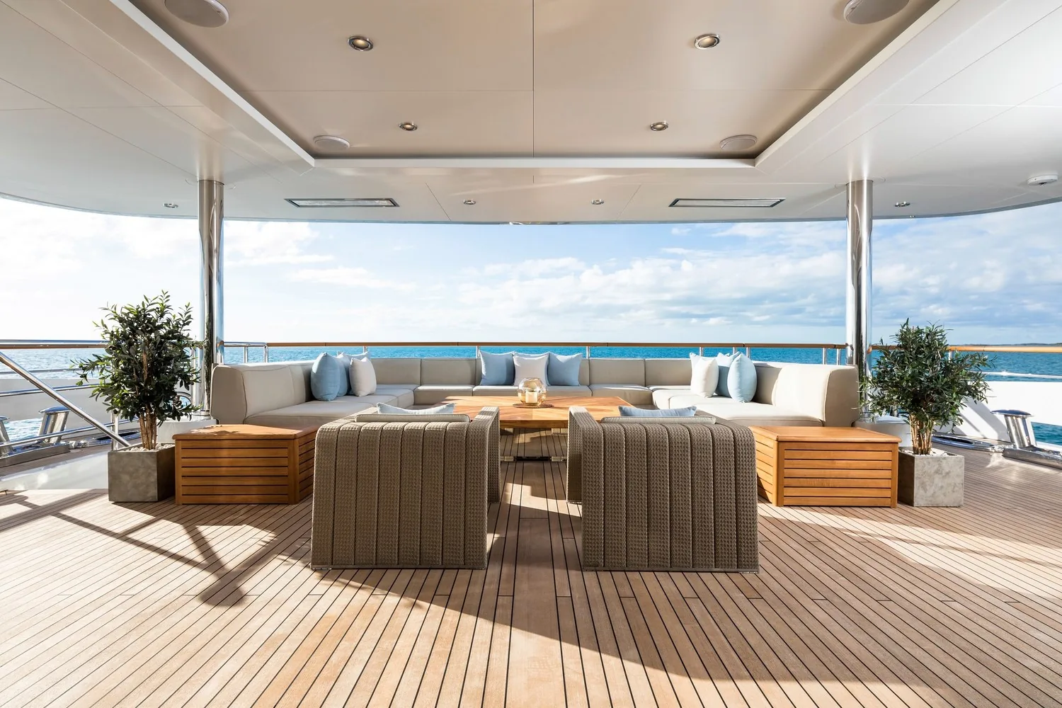 ARTISAN - photo 12 yacht charter Cannes