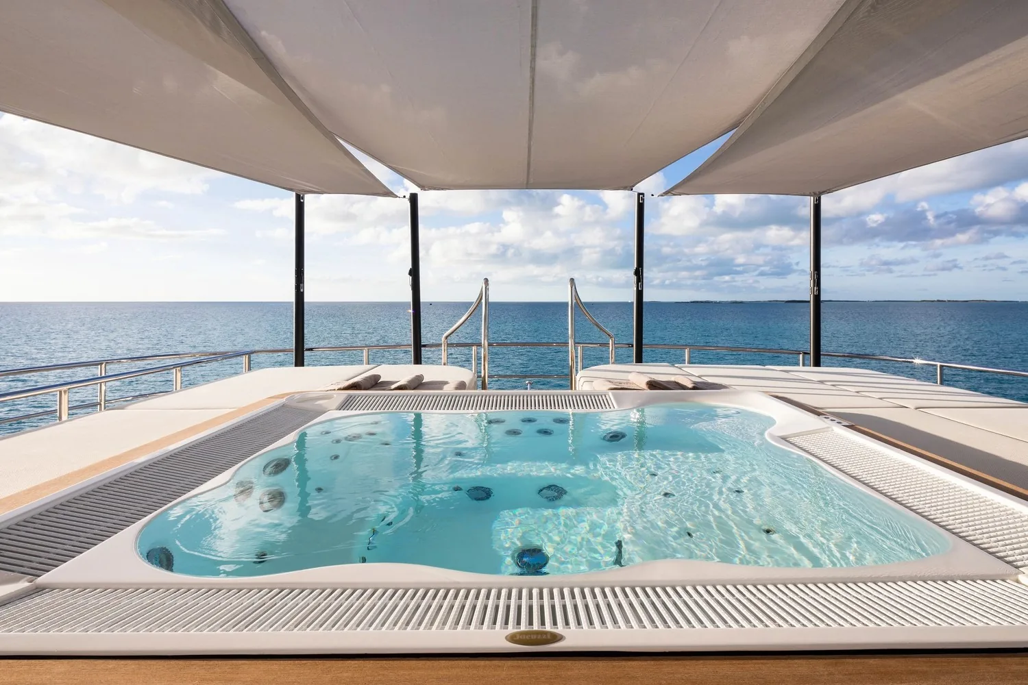ARTISAN - photo 14 yacht charter Cannes