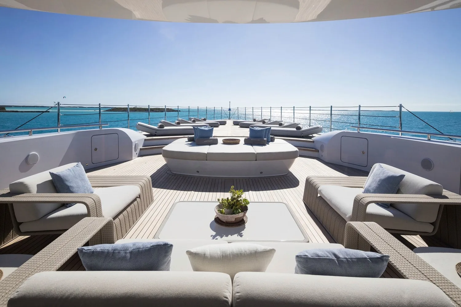 ARTISAN - photo 18 yacht charter Cannes