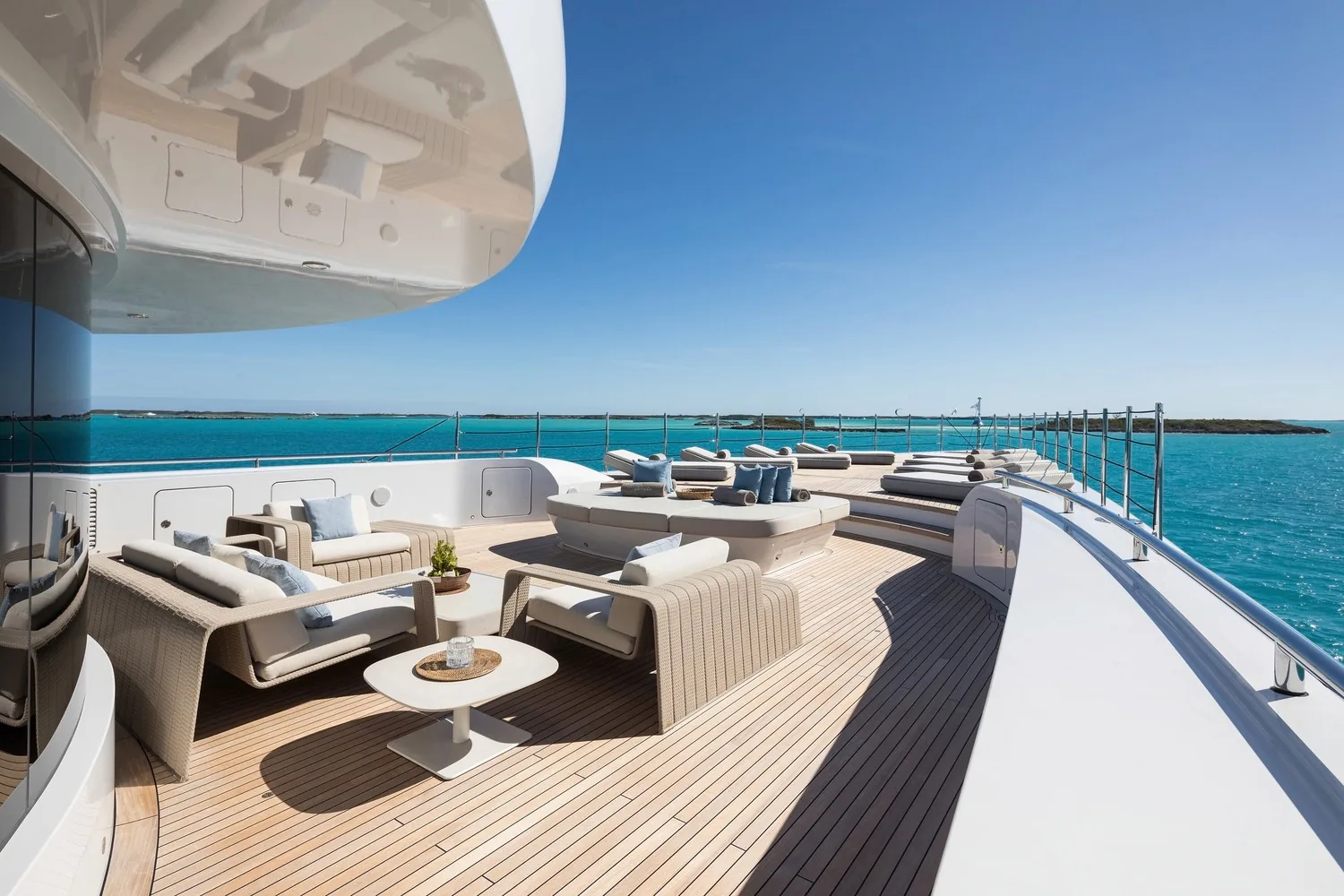 ARTISAN - photo 19 yacht charter Cannes
