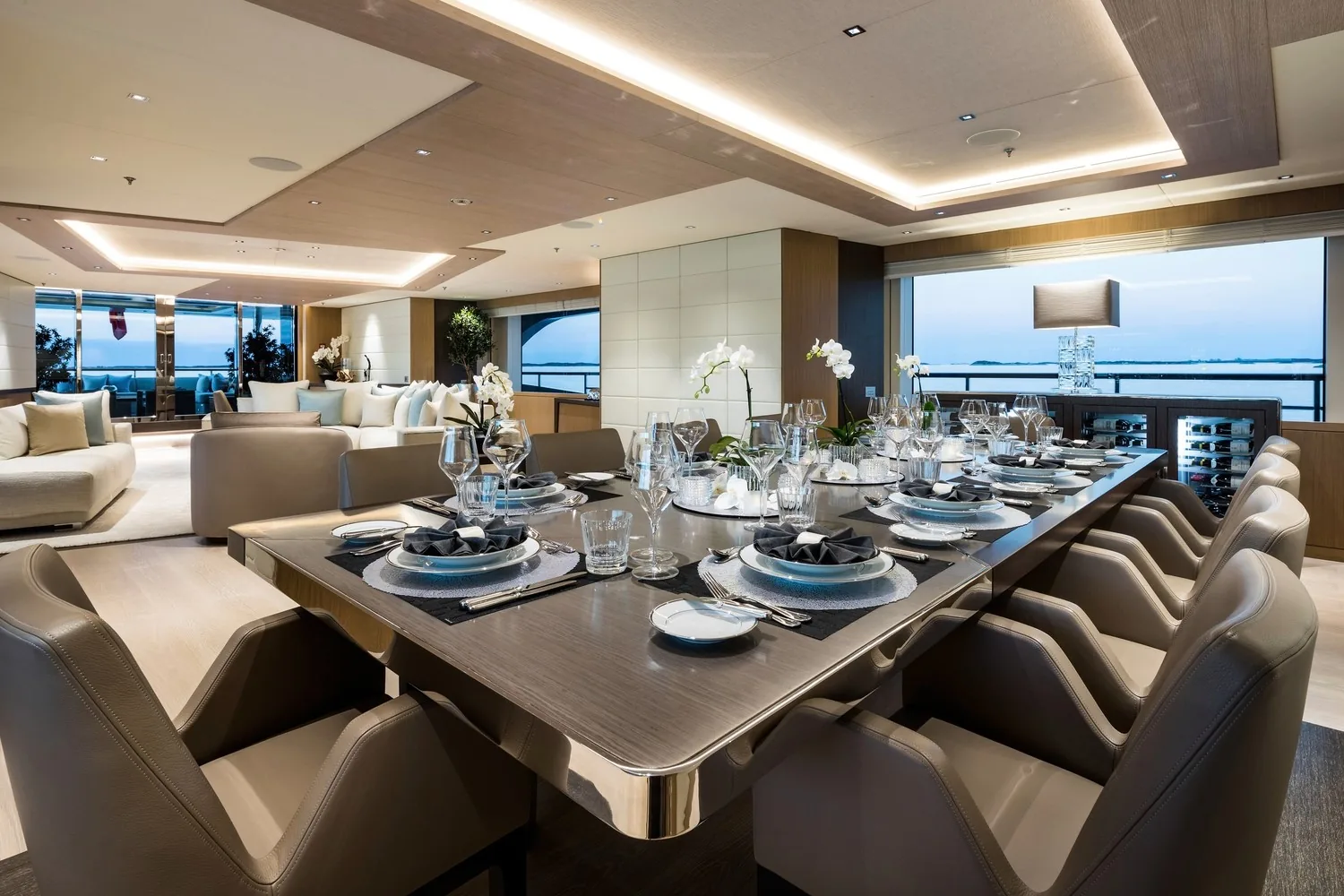 ARTISAN - photo 26 yacht charter Cannes