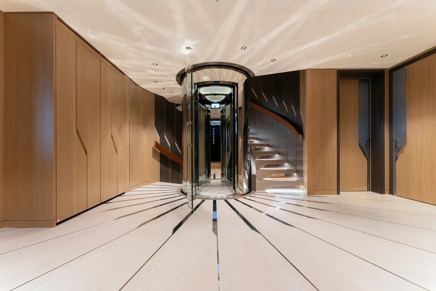 ARTISAN - photo 27 yacht charter Cannes