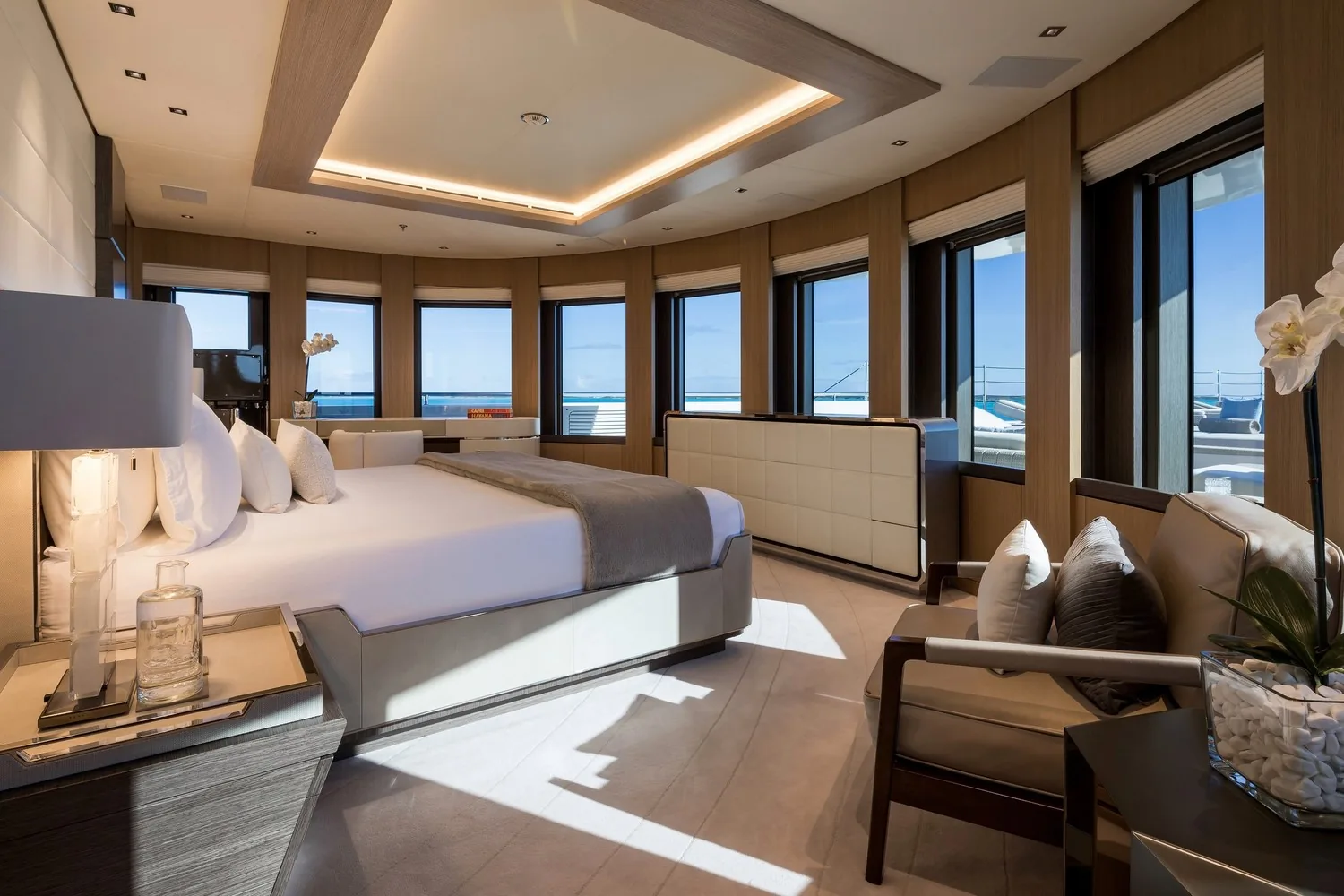 ARTISAN - photo 30 yacht charter Cannes