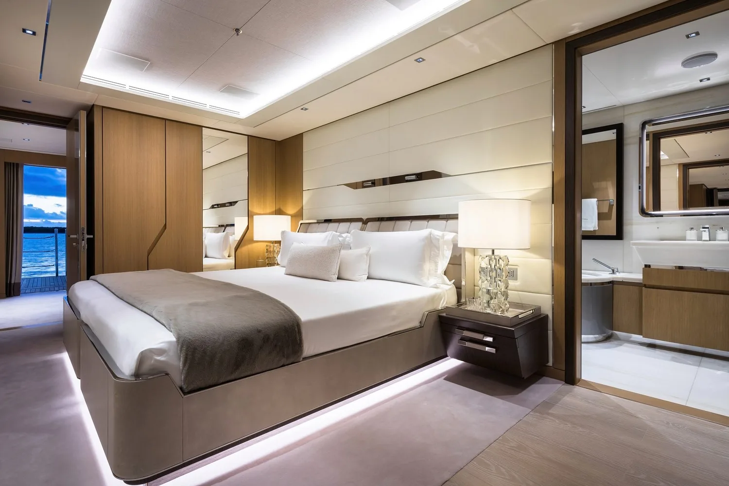 ARTISAN - photo 35 yacht charter Cannes
