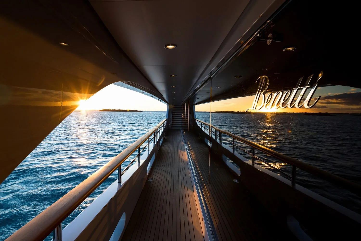 ARTISAN - photo 44 yacht charter Cannes