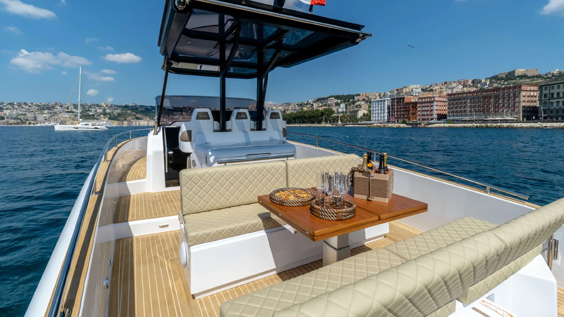 Avangarde 35 — photo 4 location yacht Cannes