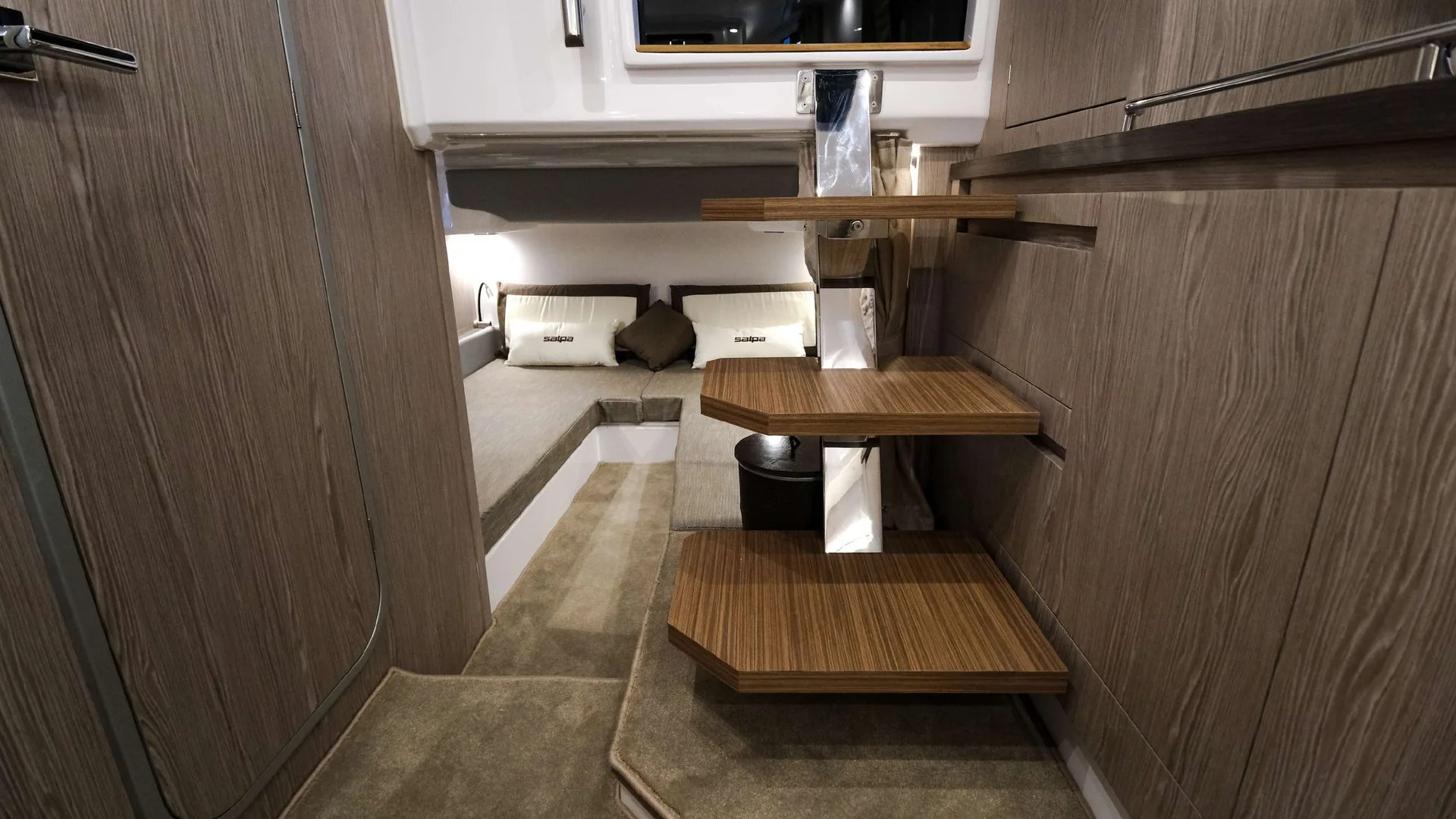 Avangarde 35 — photo 11 location yacht Cannes
