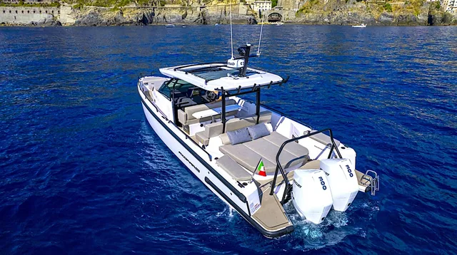 Axopar 37 Sun-Top, location bateau Cannes