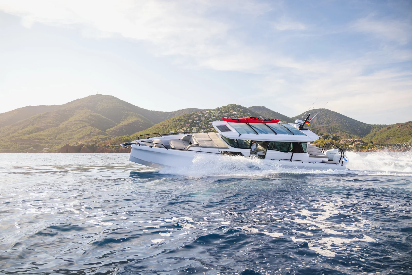 Axopar 45 XC Cross Cabin, photo 1 location yacht Cannes
