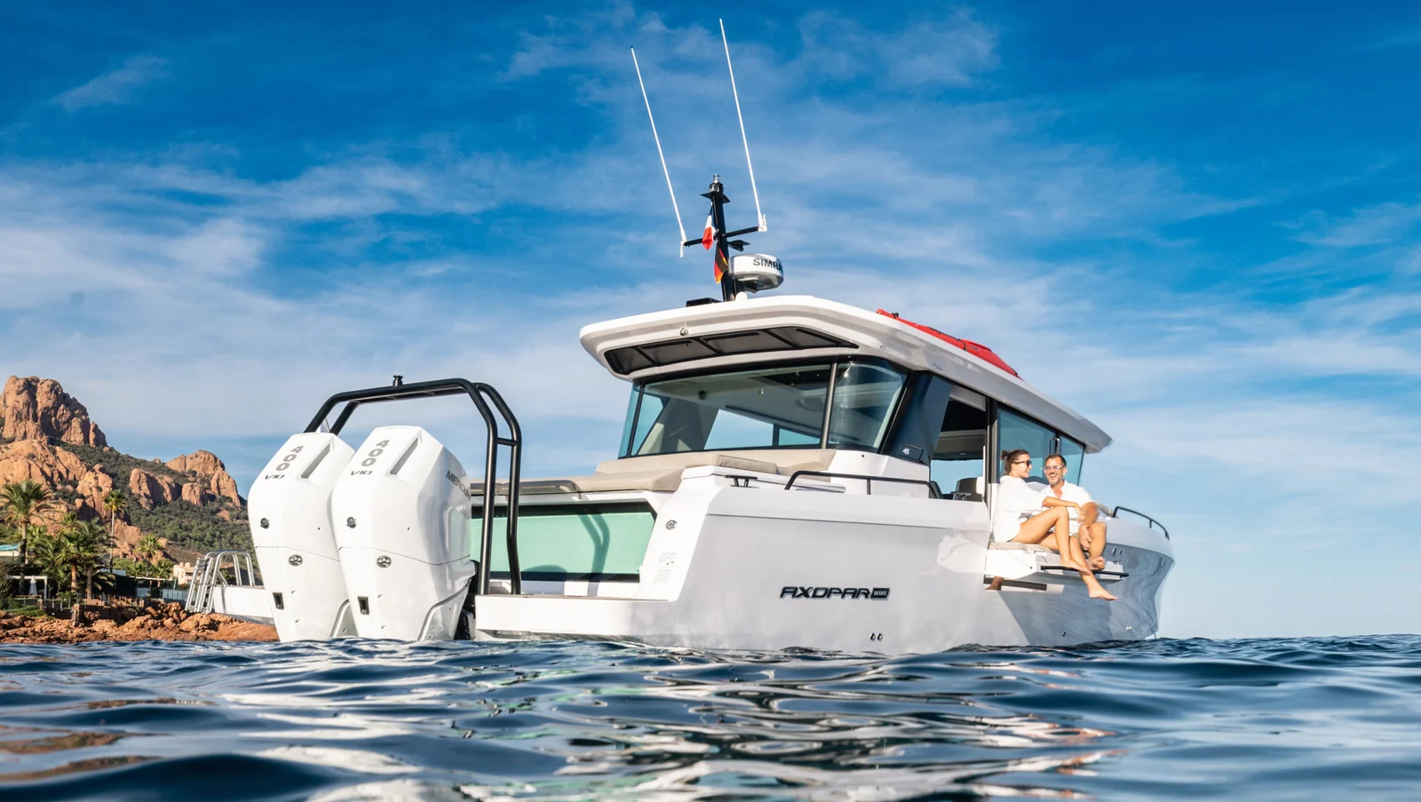 Axopar 45 XC Cross Cabin, photo 13 location yacht Cannes