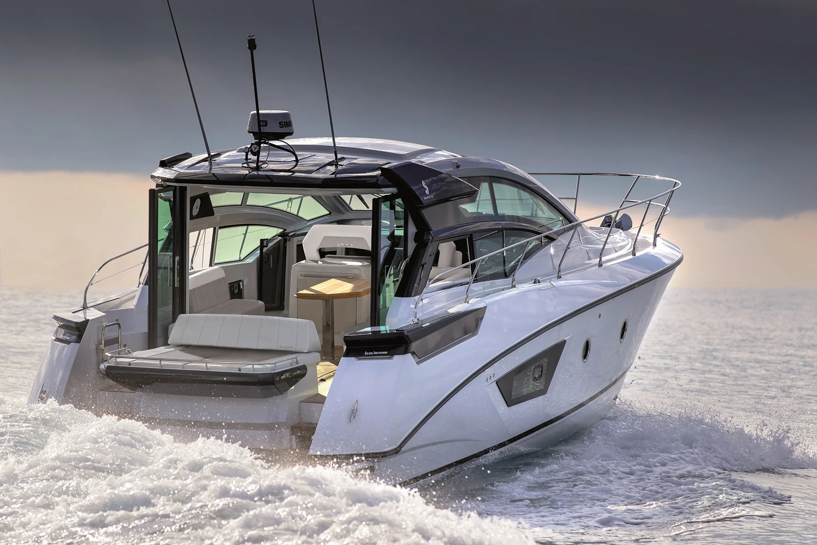 Beneteau Gran Turismo 46, photo 4 location yacht Cannes