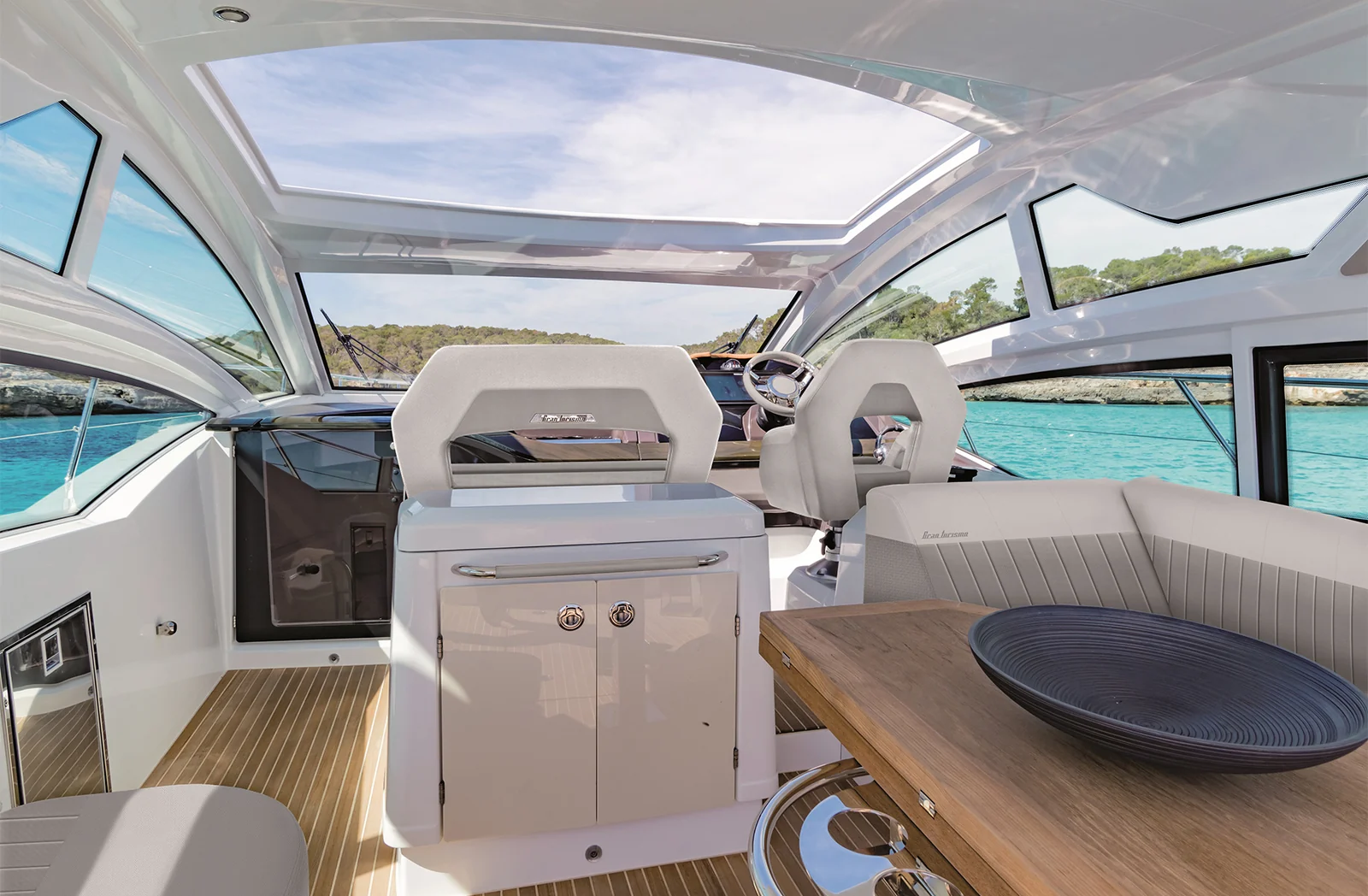 Beneteau Gran Turismo 46, photo 8 location yacht Cannes