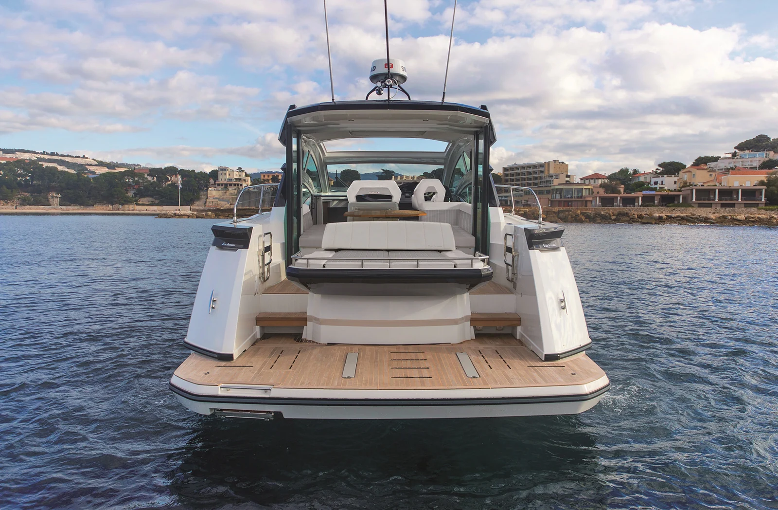 Beneteau Gran Turismo 46, photo 13 location yacht Cannes