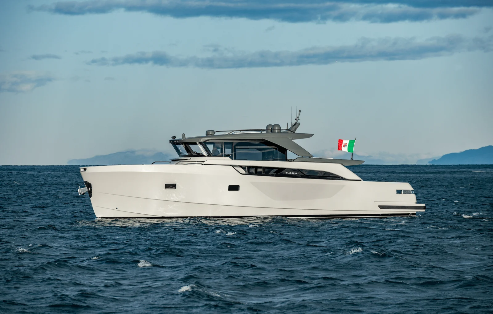 Bluegame BG62, photo 5 location yacht Cannes