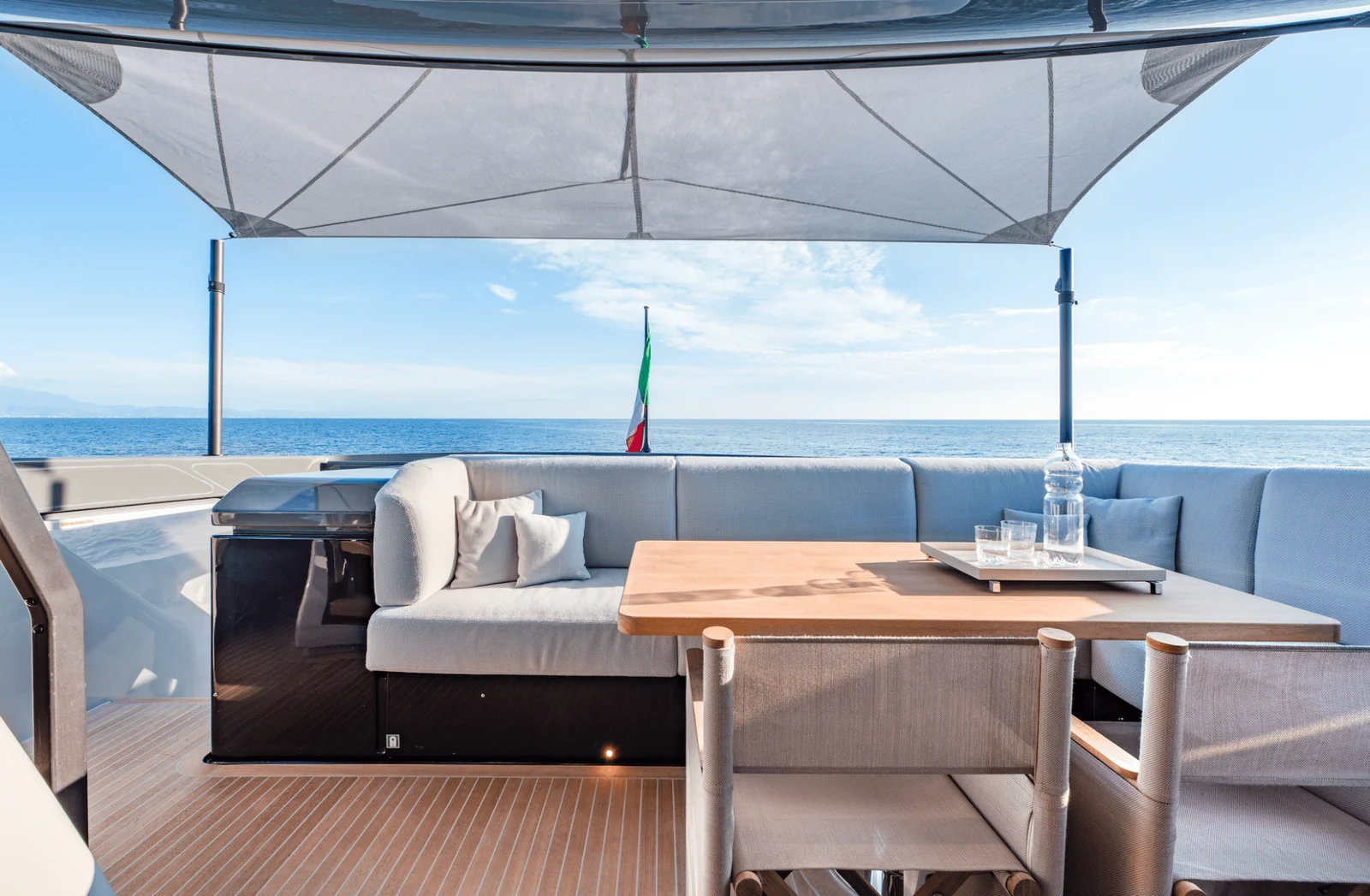 Bluegame BG62, photo 7 location yacht Cannes