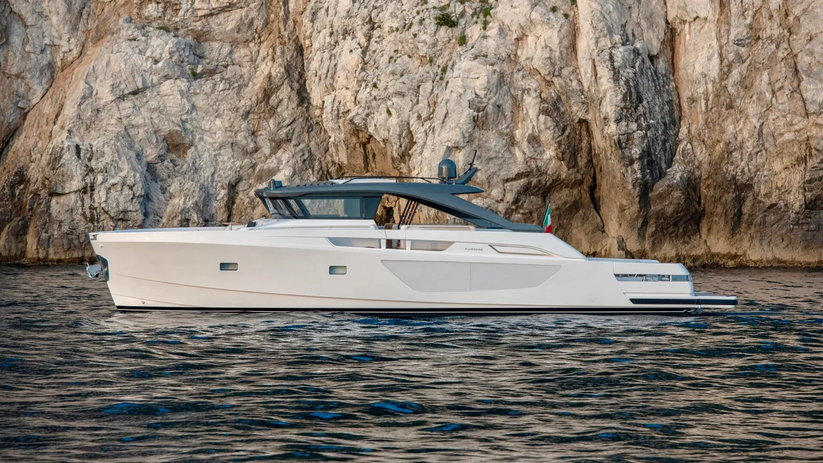Bluegame BGX73, photo 2 location yacht Cannes