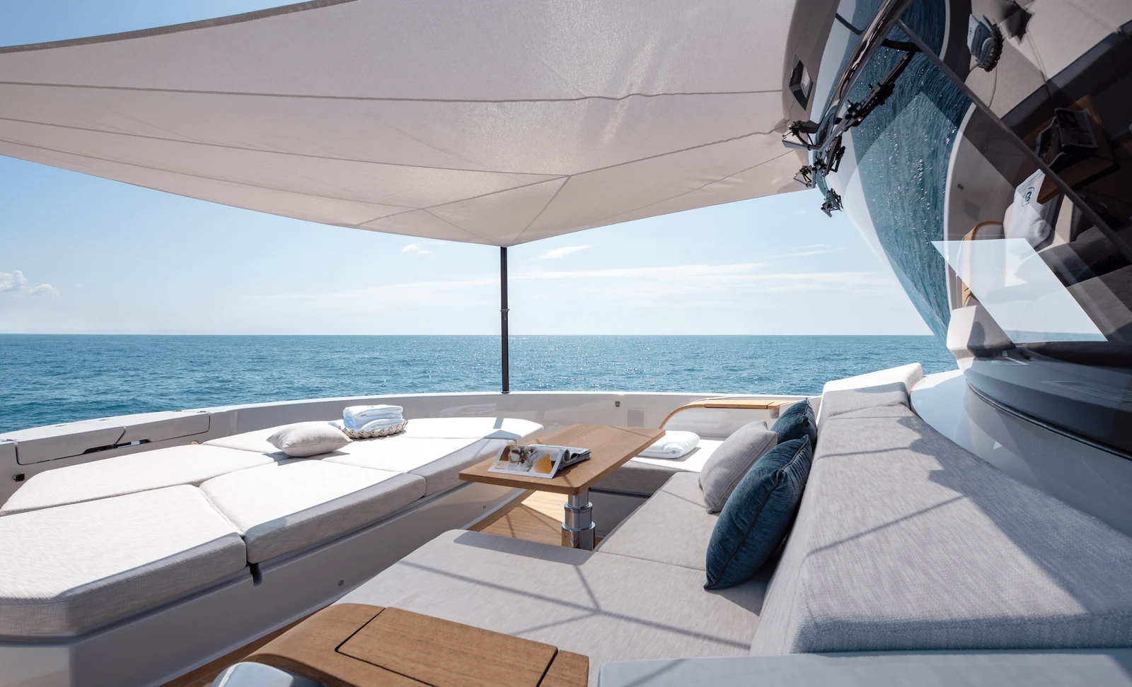 Bluegame BGX73, photo 8 location yacht Cannes