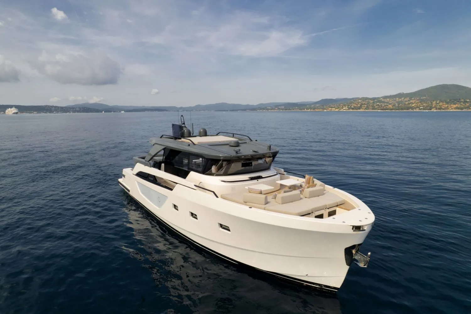 BLUEGAME BGX63 - photo 5 yacht charter Cannes