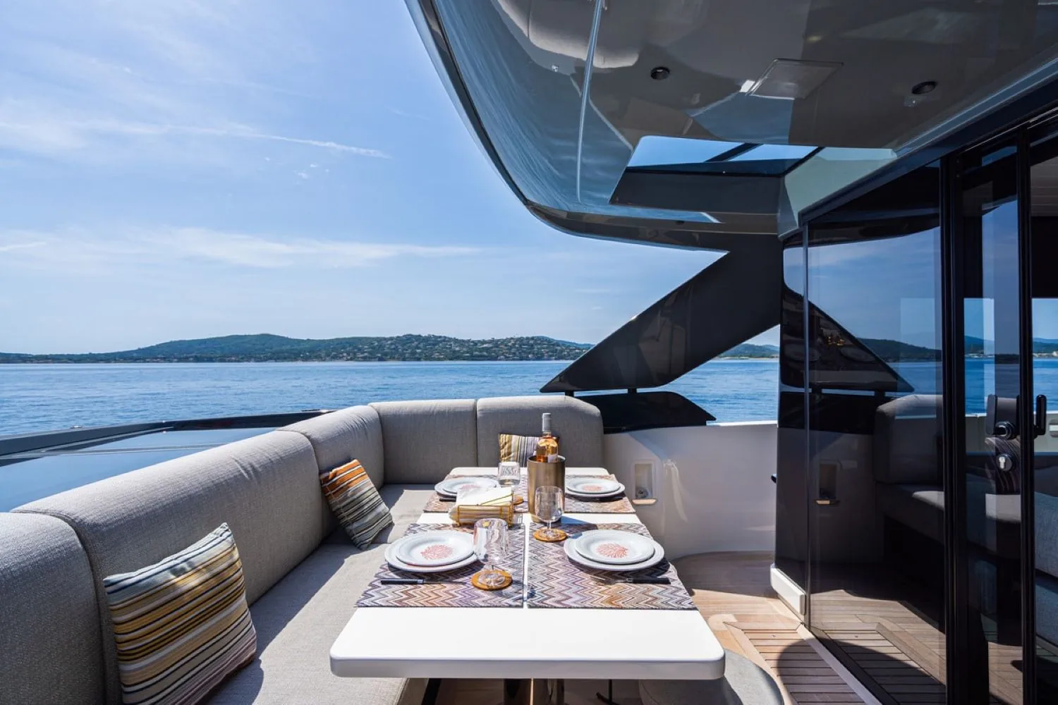 BLUEGAME BGX63 - photo 7 yacht charter Cannes